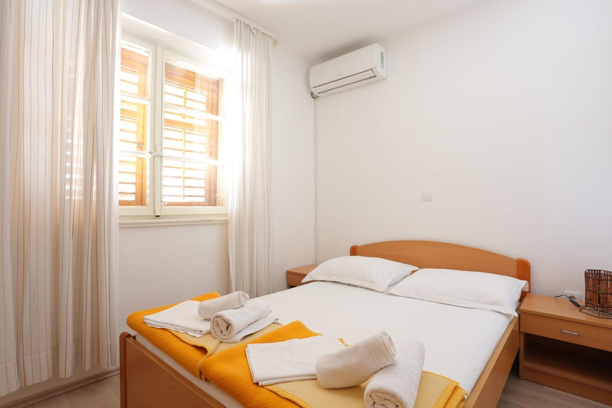 Apartments&rooms with parking space Tucepi, Makarska - 5263 Zewnętrze zdjęcie