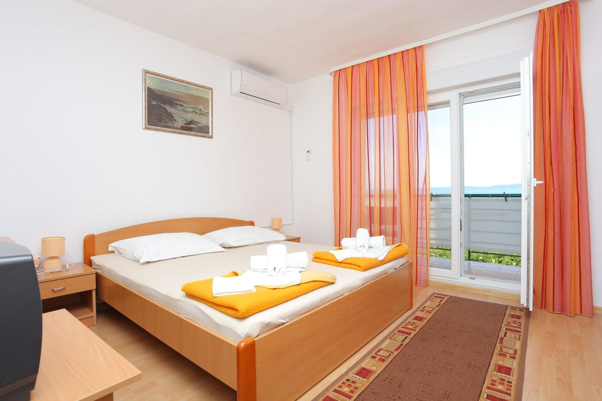 Apartments&rooms with parking space Tucepi, Makarska - 5263 Zewnętrze zdjęcie