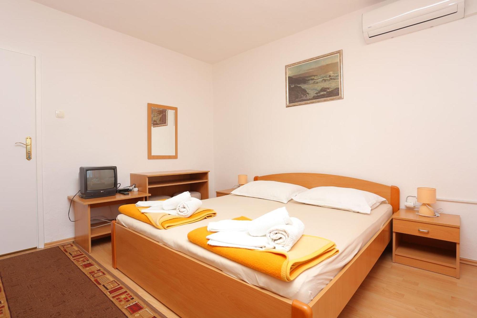 Apartments&rooms with parking space Tucepi, Makarska - 5263 Pokój zdjęcie